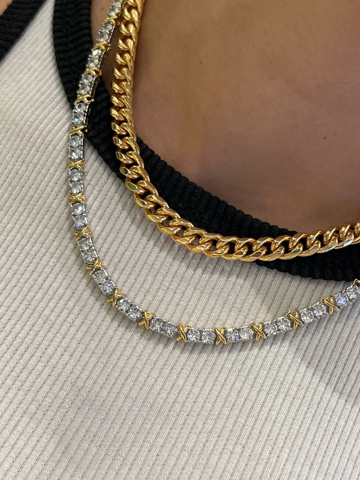 Riviera com Zircônia Cristal com Detalhes Dourados(Fecho Joia) em Banho de Ródio Branco