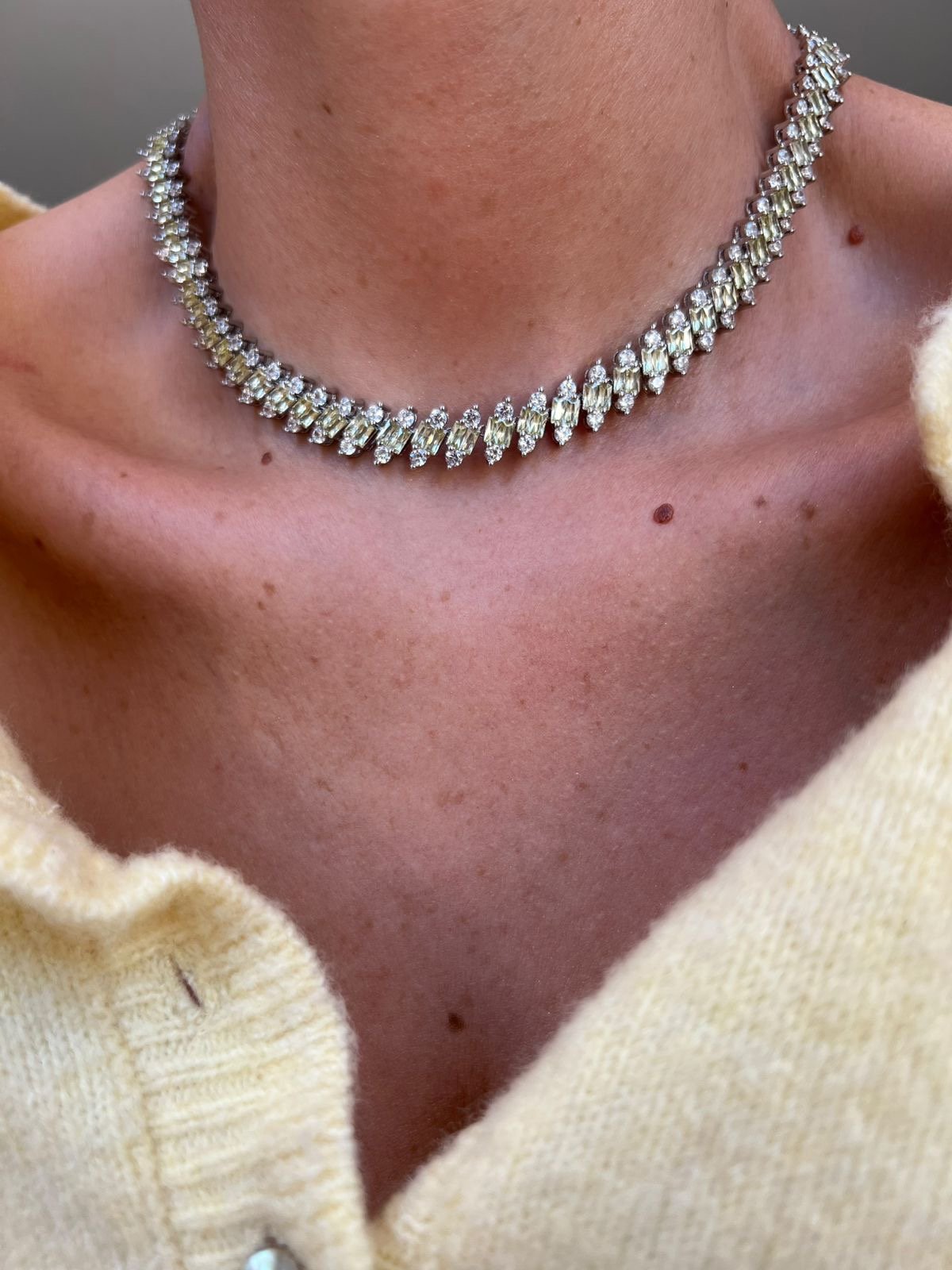 Riviera com Zircônia Cristal e Citrino (Fecho Joia) em Banho de Ródio Branco