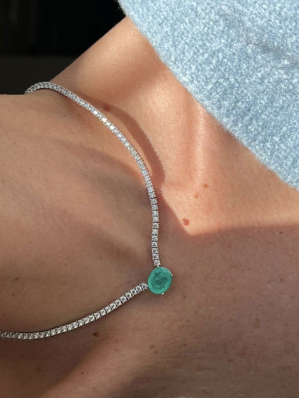 Riviera com Zircônia Cristal e Fusion Esmeralda Colombiana (Fecho Joia) em Banho de Ródio Branco