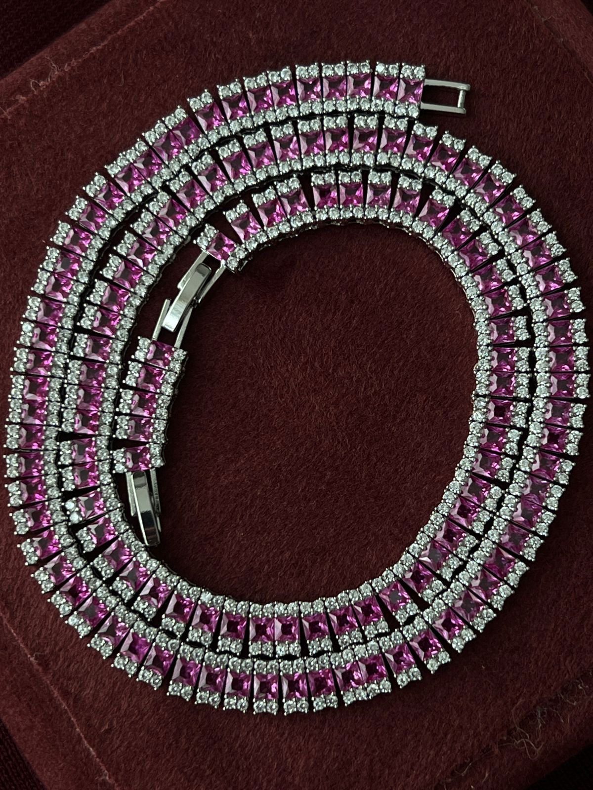 Riviera com Zircônia Cristal e Pink (Fecho Joia) em Banho de Ródio Branco