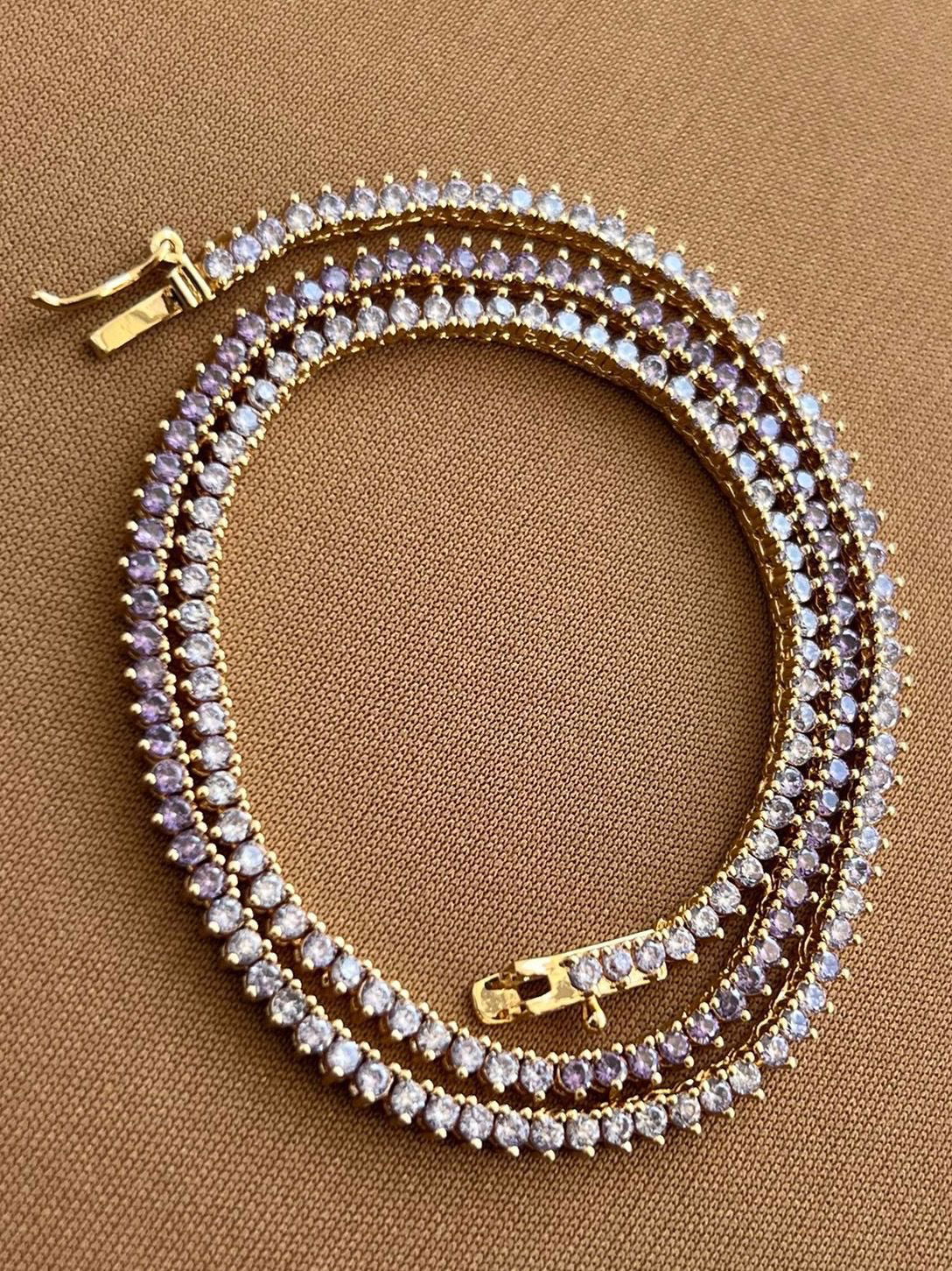 Riviera com Zircônia Cristal/Lilás (Fecho Joia) em Banho de Ouro