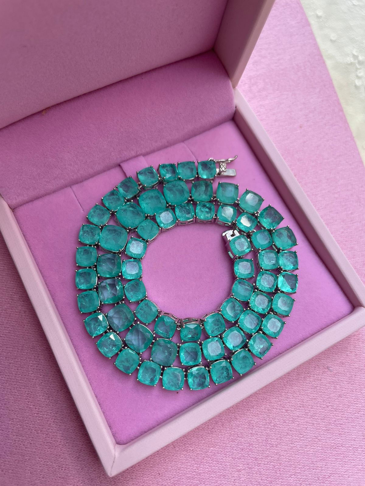 Riviera Fusion Esmeralda Colombiana Quadrado Arredondado (Fecho Joia) em Banho de Ródio Branco