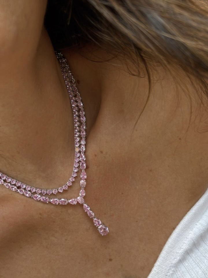 Riviera Gravata com Zircônia Rosa Claro (Fecho Joia) em Banho de Ródio Branco