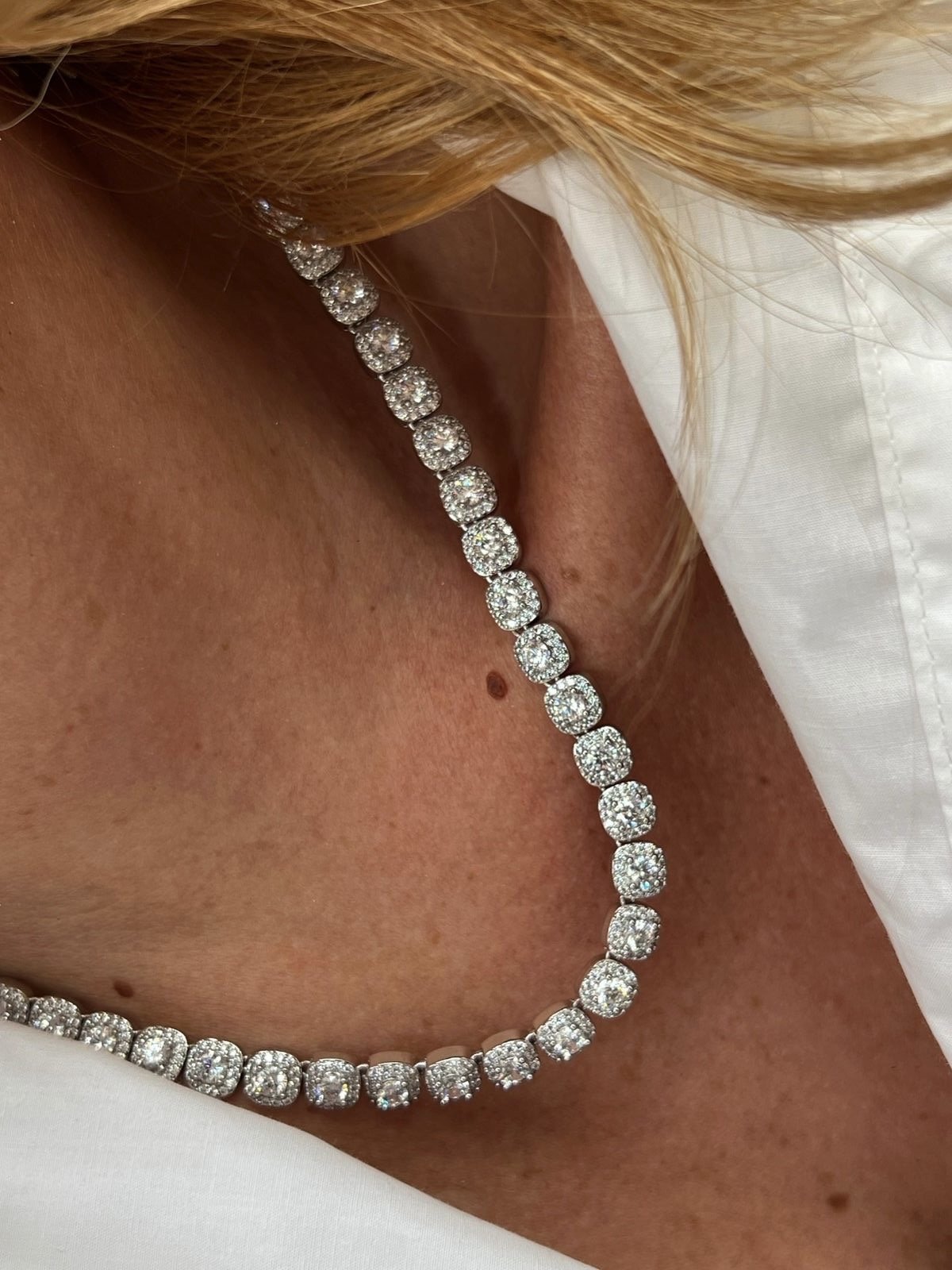 Riviera Pavê Quadradinho Zircônia Cristal (Fecho Joia) Banho de Ródio Branco