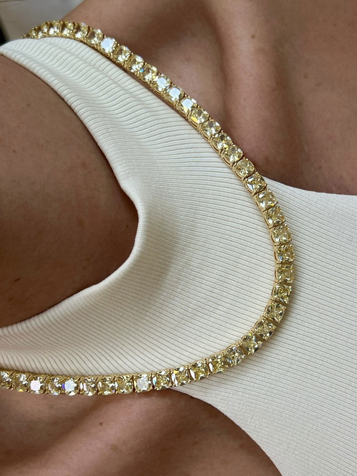 Riviera Quadrada Zircônia Citrino (Fecho Joia) em Banho de Ouro