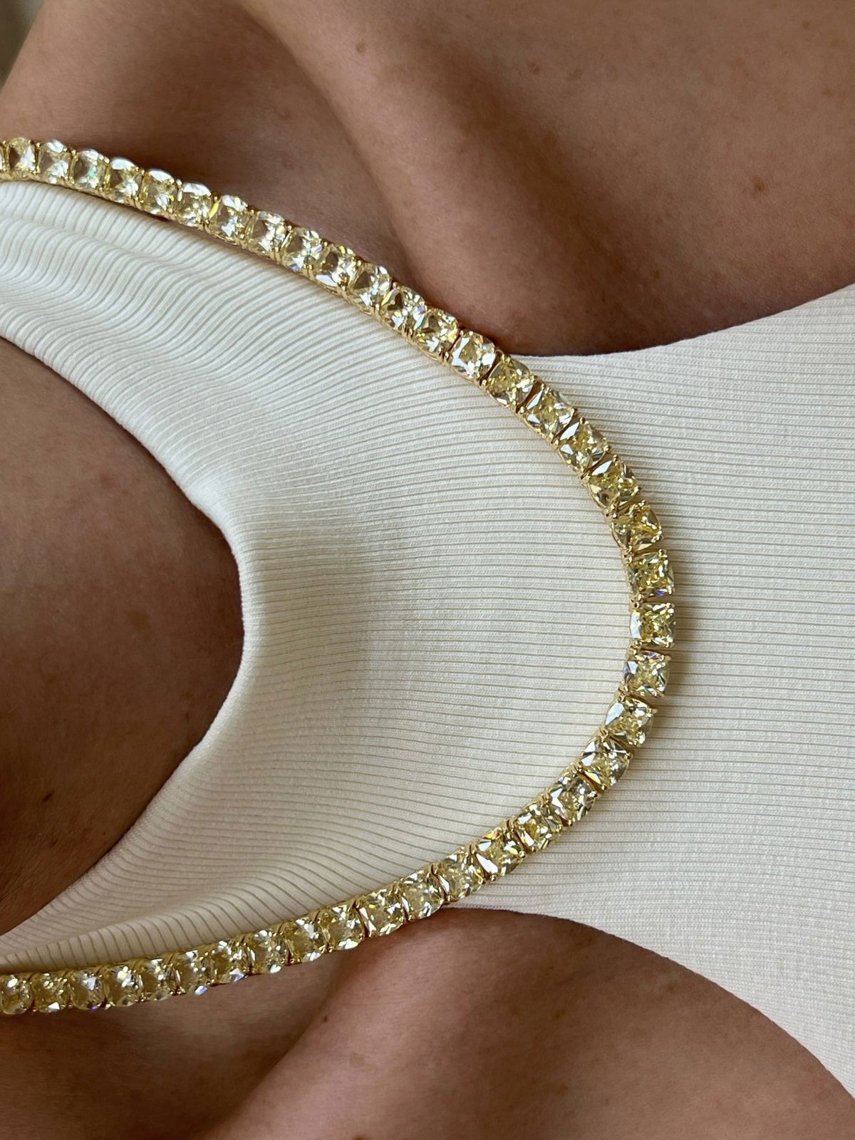 Riviera Quadrada Zircônia Citrino (Fecho Joia) em Banho de Ouro