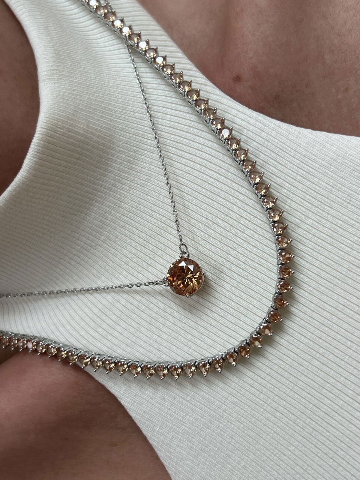 Riviera Zircônia Coffe (Fecho Joia) em Banho de Ródio Branco